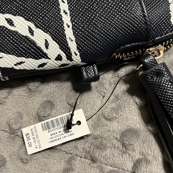 Chico’s blue white tassel print tech bag cosmetic pouch navy blue zip close NWT - Picture 10 of 11